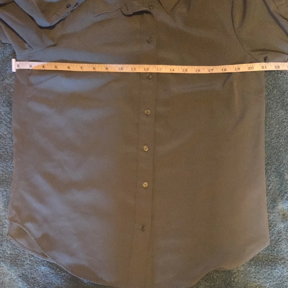 H&M Green Button-Up Blouse - Picture 5 of 6